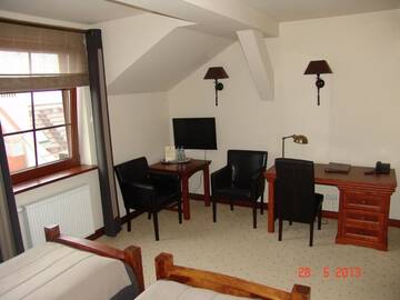 Фото номера Двухместный номер с 2 отдельными кроватями Отель Hotel Tumski г. Плоцк 8